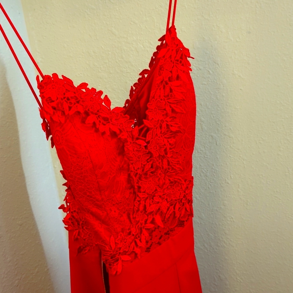 Valentine's Day 💘Sz S 'Entry' Red Strappy Lacey Zip up Romper with Lined shorts
